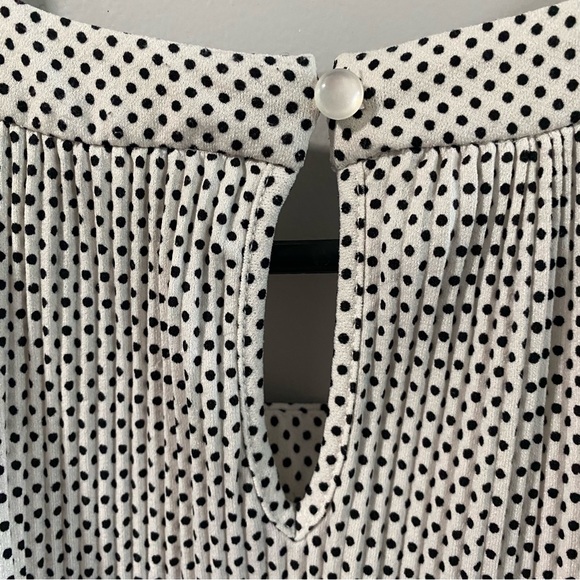 Adrianna Papell Black and White Dotted blouse. - Picture 3 of 4